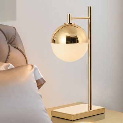 Modern Simple Table Lamp Gold Iron Night Table Lamps For Living Room Table lamp(WH-MTB-62)